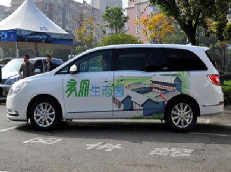 德兴户外车贴喷绘如何保持效果?