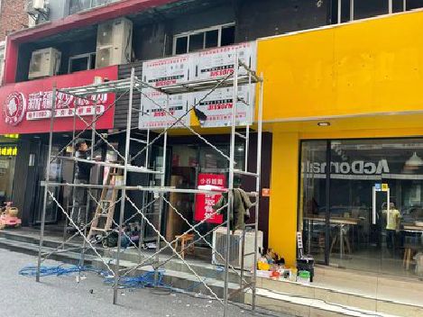 德兴制作广告招牌如何避免它发黄？